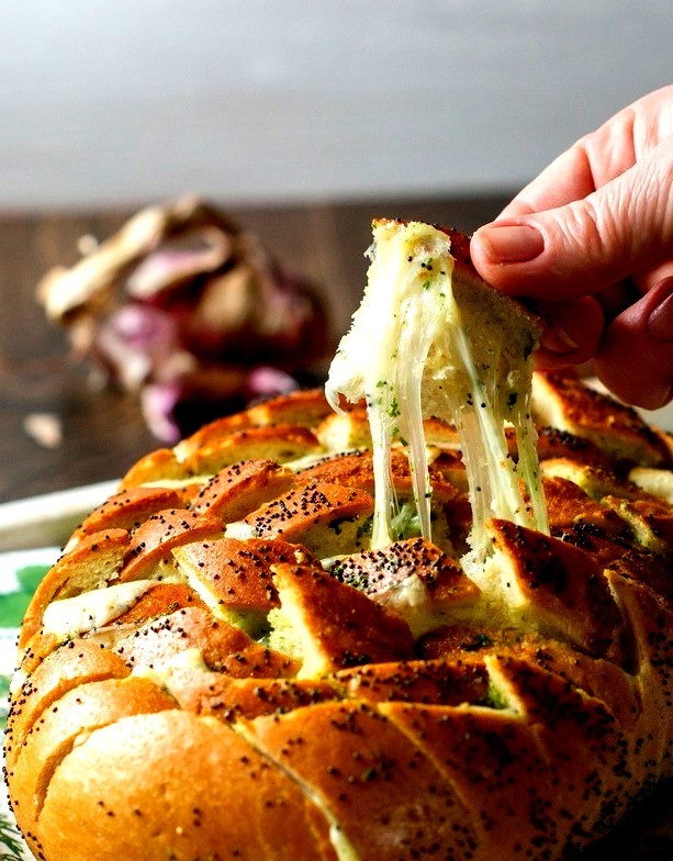 Recipe: Gouda & Garlic Butter Pull Apart Bread