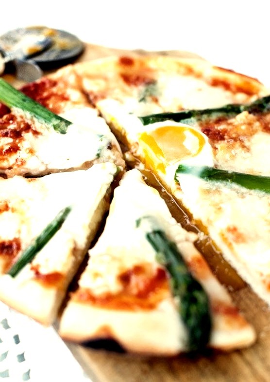 Pizza with Asparagus