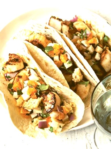 tacos with sea scallops and peanut dressing